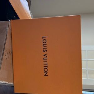 Louis Vuitton box